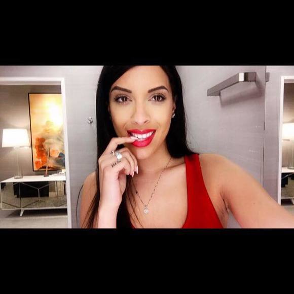 Meet your Posher, Vanessa - Picture 1 of 1